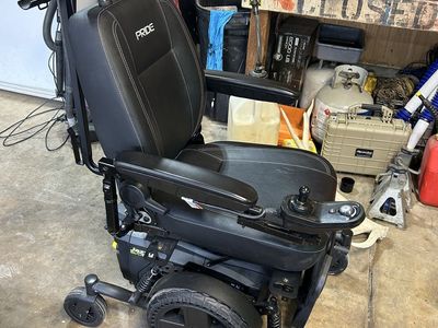 Jazzy motorized chair with Linx Controller