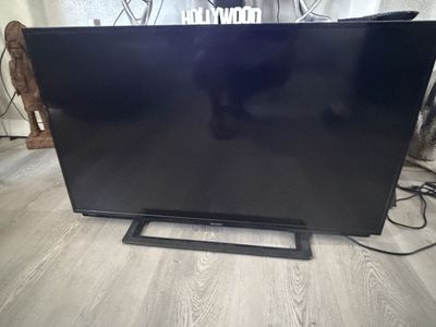 Sharp LED 42-inch - Black