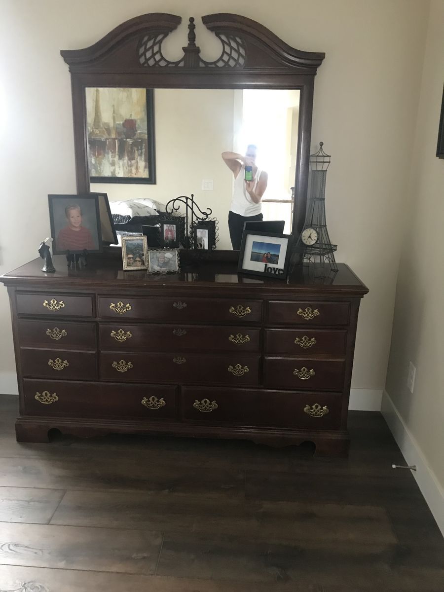 Victorian Style Queen bedroom set