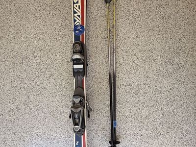 Youth Dynastar Speed Team Skis + Poles – 130 cm – Great Beginner/Intermediate Setup