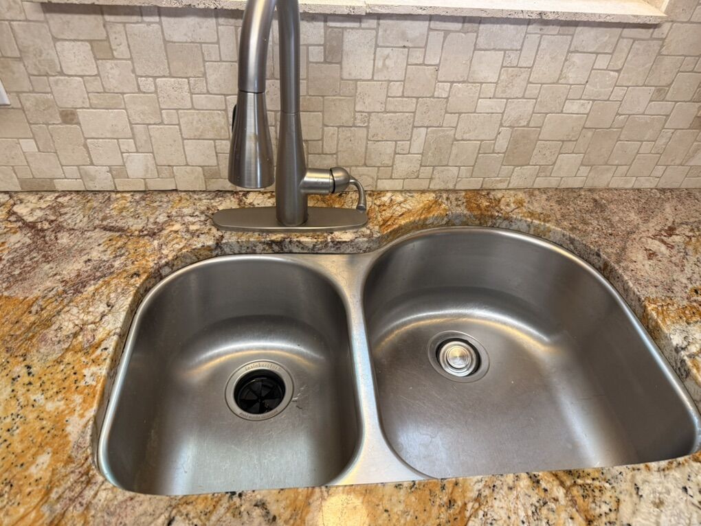 Countertop With Sink & Faucet