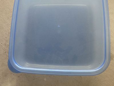 9 Square Plastic containers