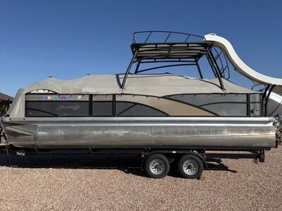 2017 Godfrey Tritoon Sweetwater Premium Series