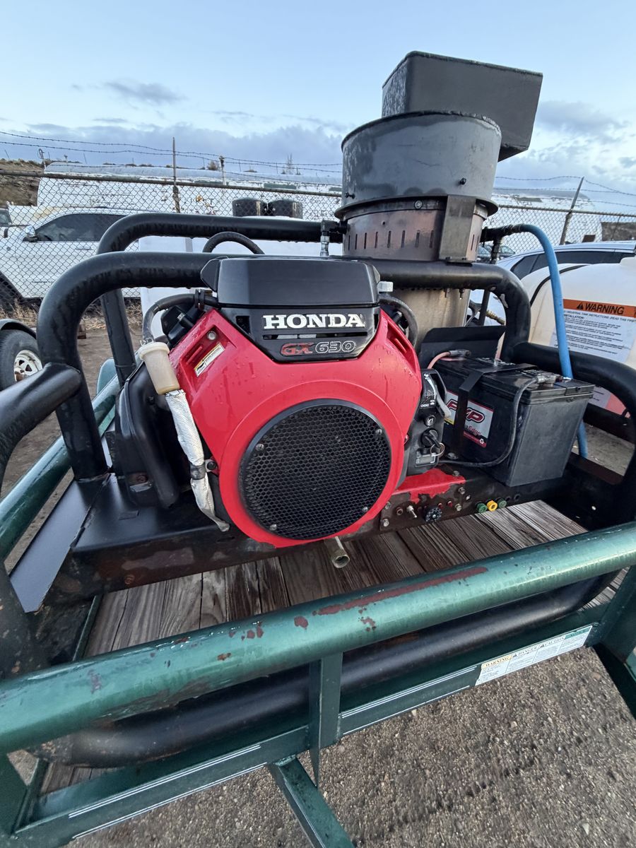 Comercial pressure washer