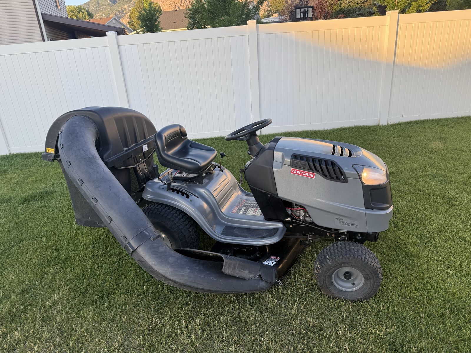 Craftsman Riding Lawnmower w/ Bagger