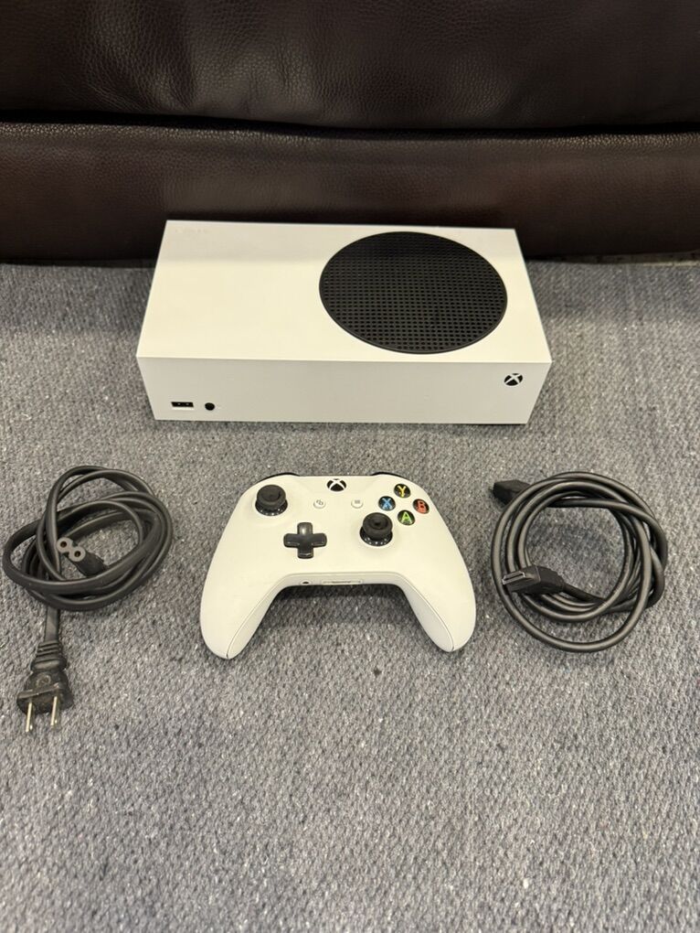 Xbox Series S Bundle