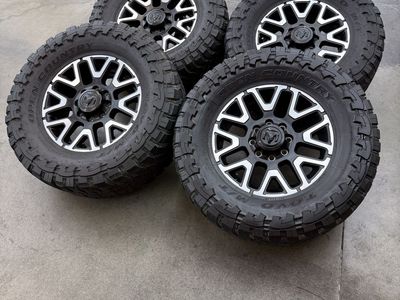 2026 ram 3500 limited OEM 20in wheels/ 38x15.50r20 Toyo