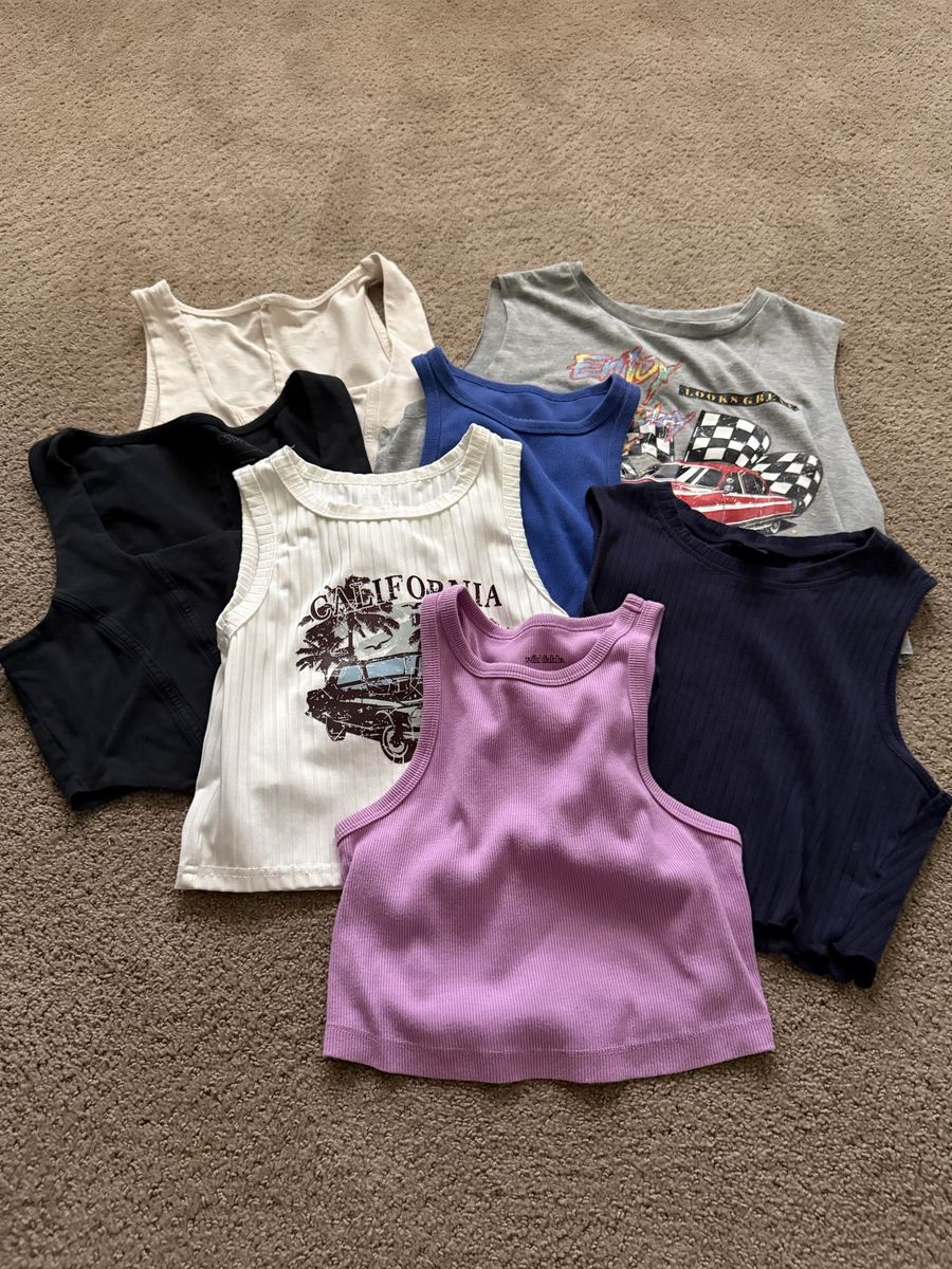 8 Tank Tops Size Small