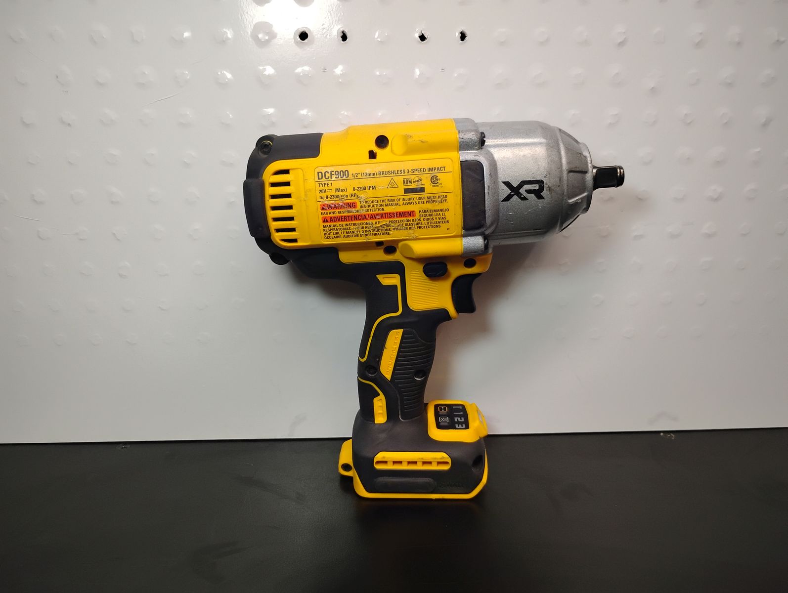 DeWalt DCF900 is a 20V MAX 1/2-inch Cordless High-Torque Impact Wrench (TOOL ONLY)