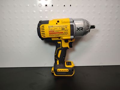 DeWalt DCF900 is a 20V MAX 1/2-inch Cordless High-Torque Impact Wrench (TOOL ONLY)