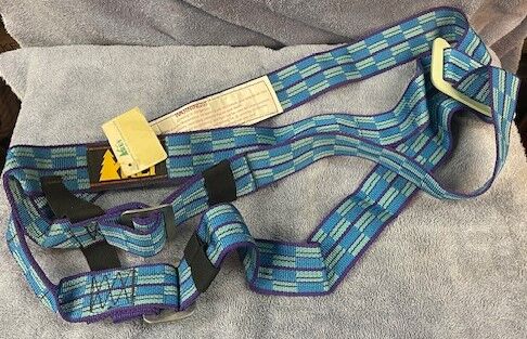 REI CLIMBING CHEST HARNESS
