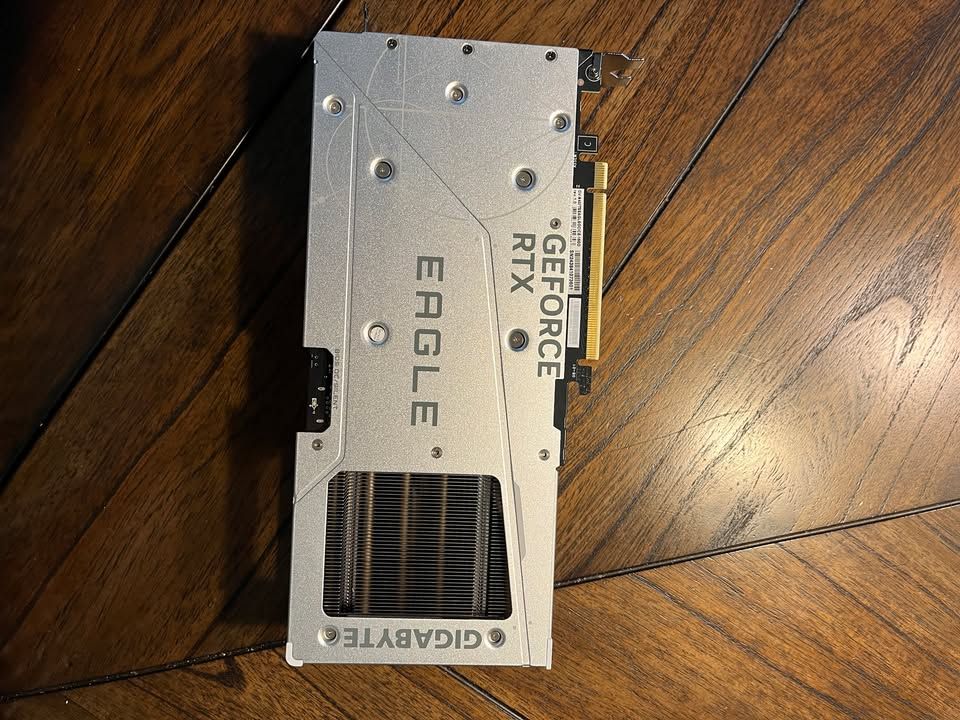 Main image 4