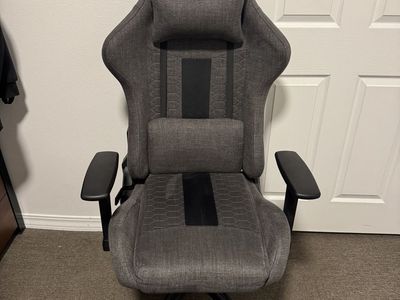 Corsair TC100 RELAXED Gaming Chair – Fabric Black/Grey