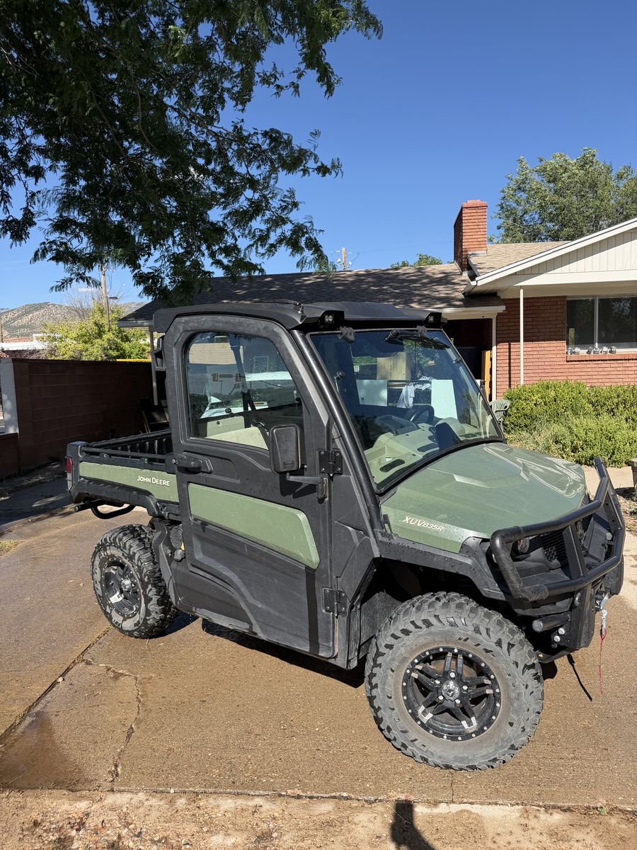 2021 John Deere XUV835R HVAC Cab | 180 Hours | One Owner | Power Dump | Winch