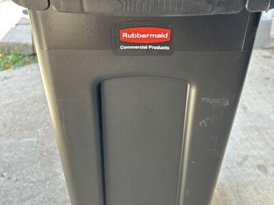 Rubbermaid 23 Gallon Commercial Trash Can