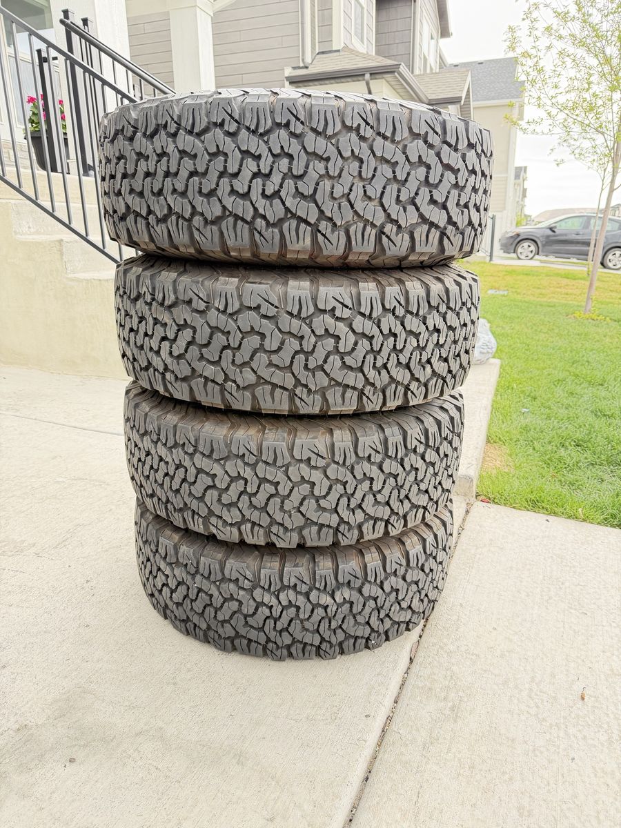265/70R17 Bfgoodrich Ko2 Load E Almost New