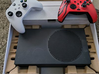 Xbox Series S & 2 Controllers