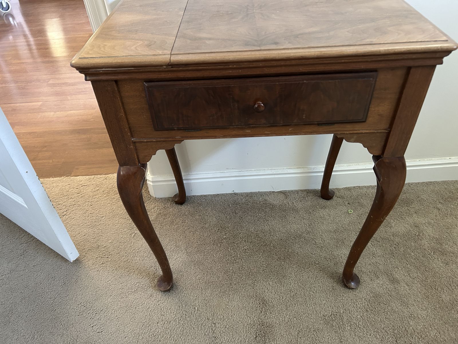 Sing sewing machine table