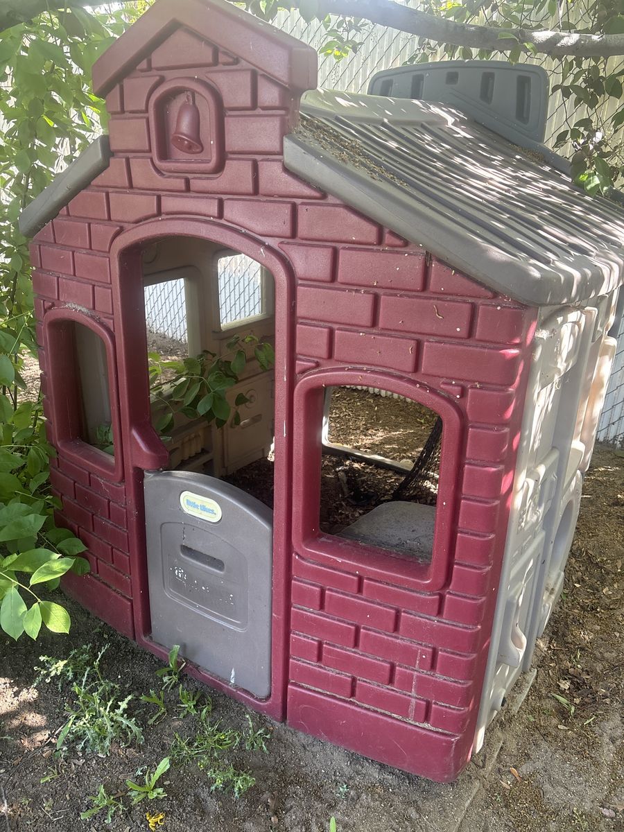 Little tikes play house