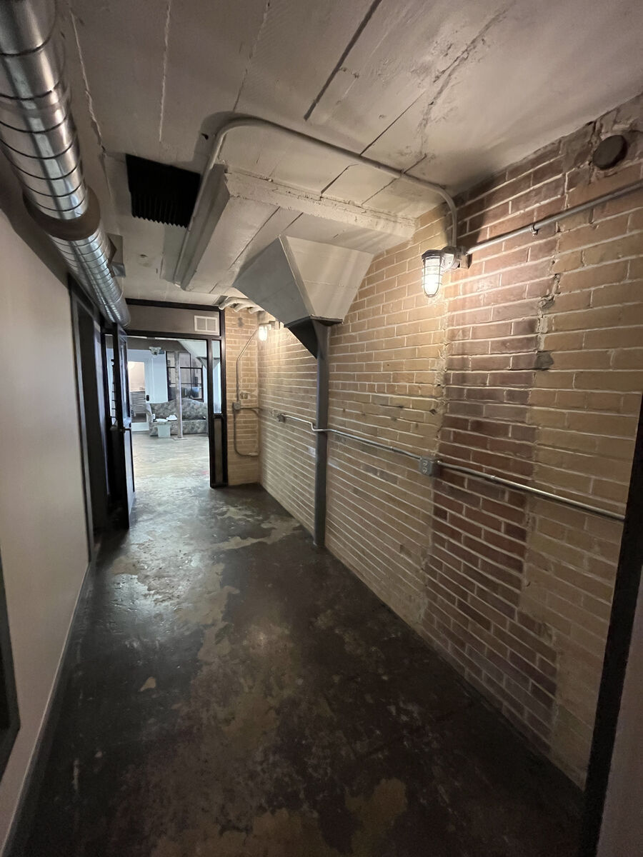 Bright Building Ste 003