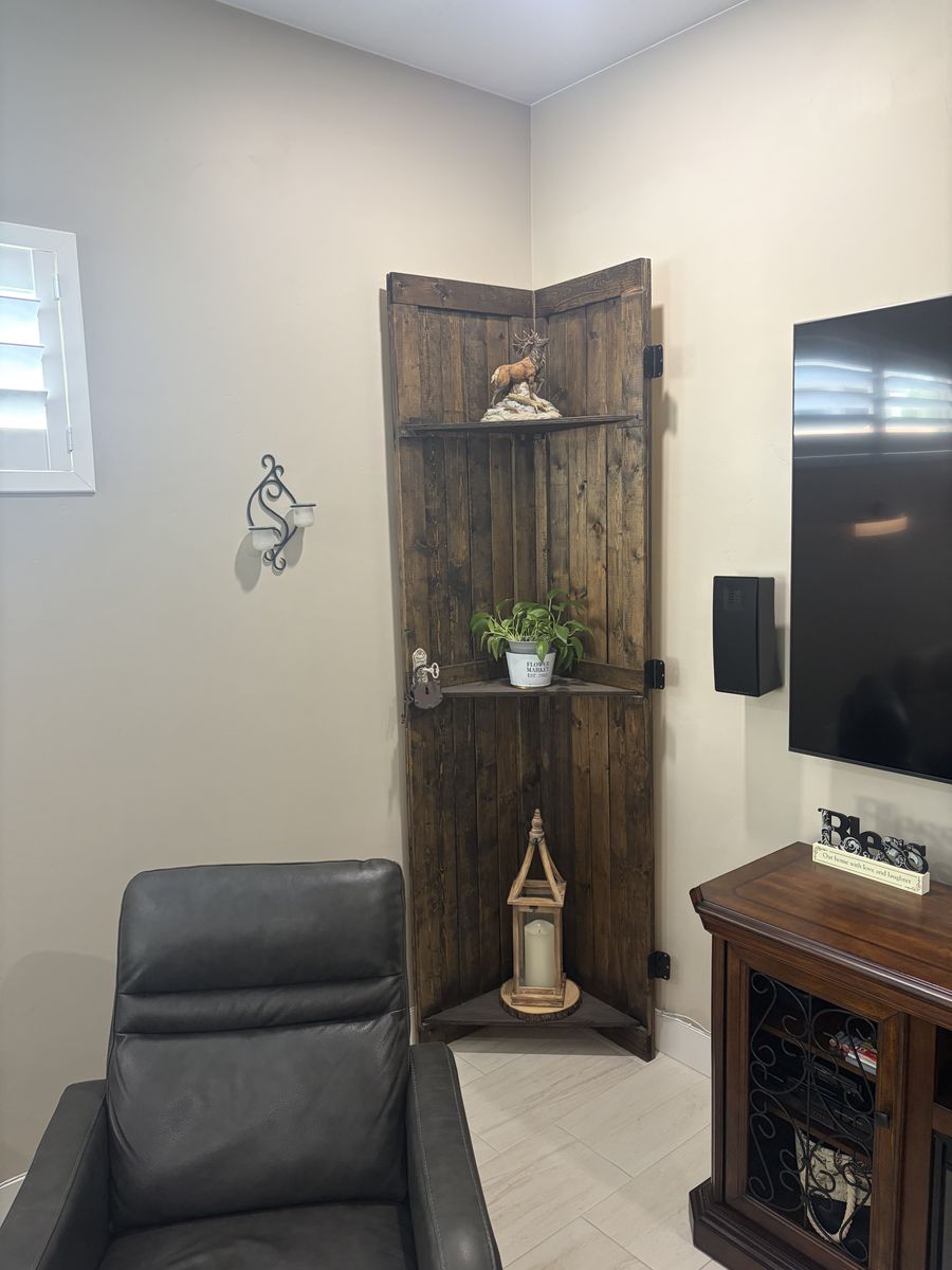 Pine corner unit 8’ tall