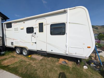 Travel Trailer 240BH - Sleeps 6 - Queen Bed, Triple Bunks, Kitchen, Bath - 26'9" Length
