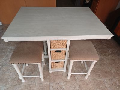 Kitchen table