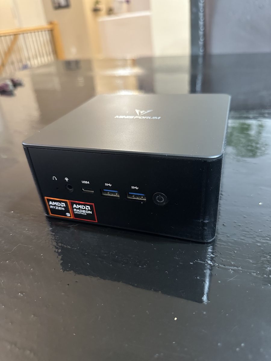 MINISFORUM UM890 Pro Mini PC Ryzen 9 8945HS 16GB DDR5 RAM & 512GB storage