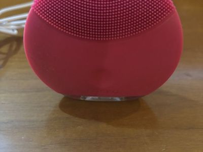 Foreo Luna Mini Facial Cleansing Massager - Fuchsia Pink, Gently Used
