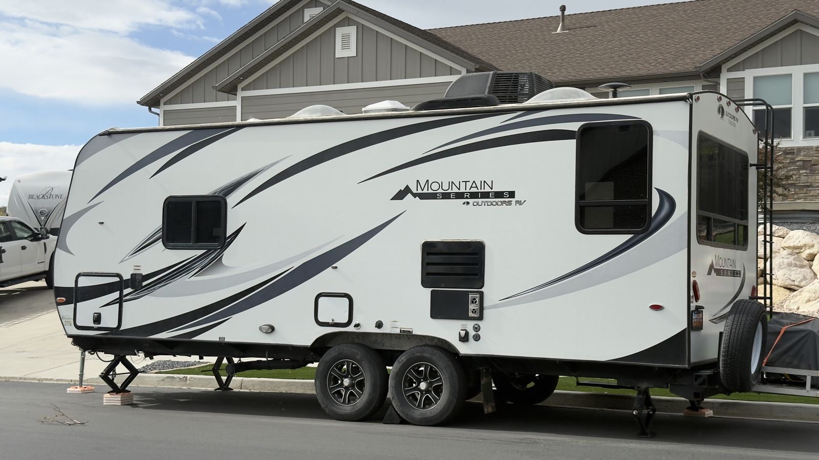 Outdoors RV Creekside Mountain