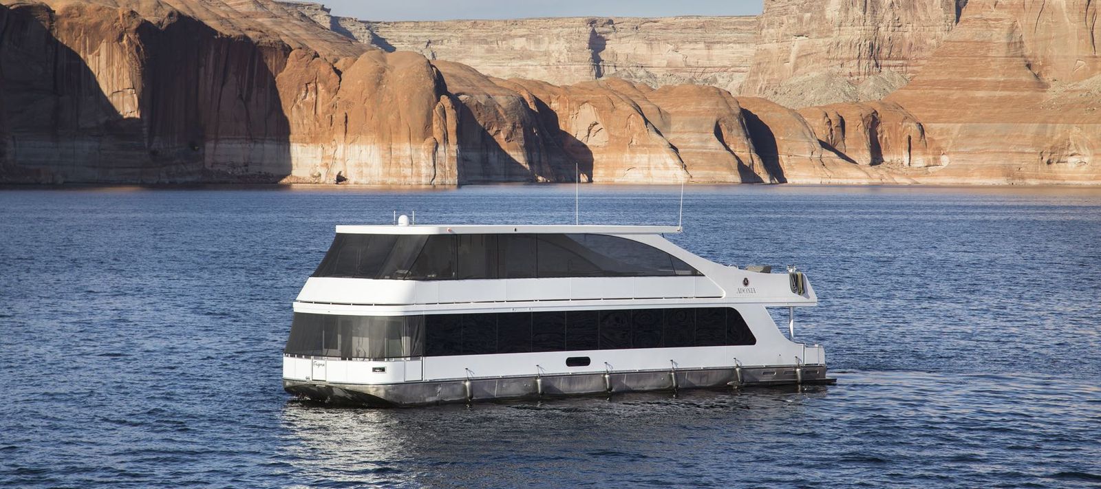 2018 Adonia 75' x 18' Week 15 - Escapade Houseboat at Antelope Point Marina