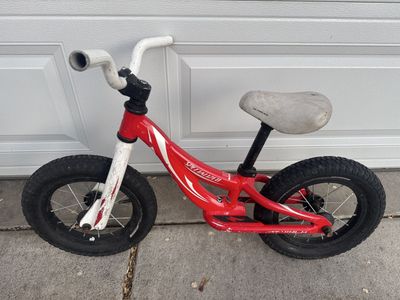 Specialized Hotrock 12" Kids' Balance Bike - Red & White
