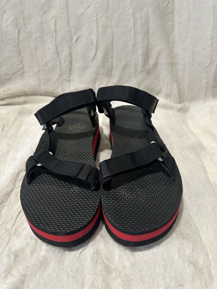 Teva Women’s Size 9 Black Like New Sandals