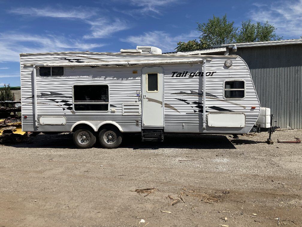 2005 tail gator toy hauler 27ft