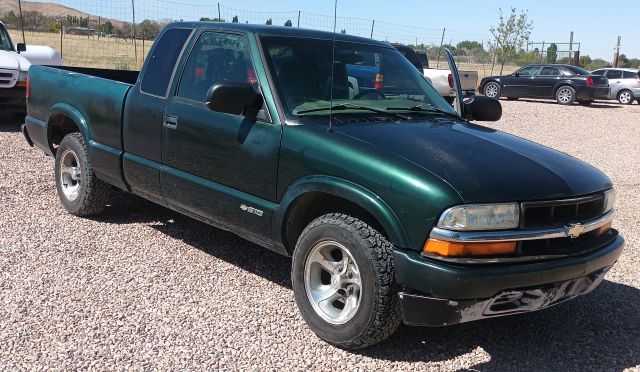2002 Chevrolet S-10 LS