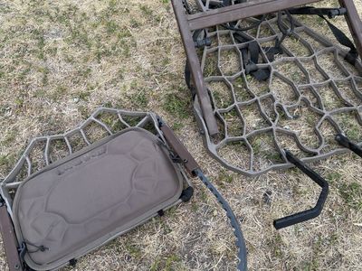 Lone Wolf Climber Combo II Tree Stand - Lightweight Hunting Stand, Camo with built in bow holder