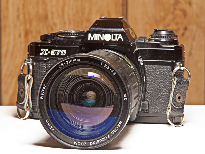 Minolta X-570 Film Camera w/Vivitar 28-210mm f/3.5-5.6 Macro Focusing Zoom