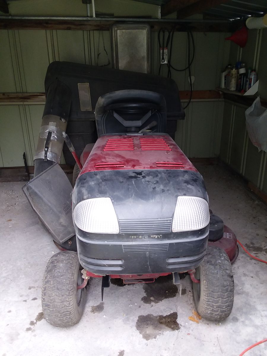 Murray riding lawn mower