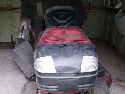Murray riding lawn mower