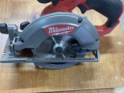 Milwaukee m12 5-3/8” circular saw
