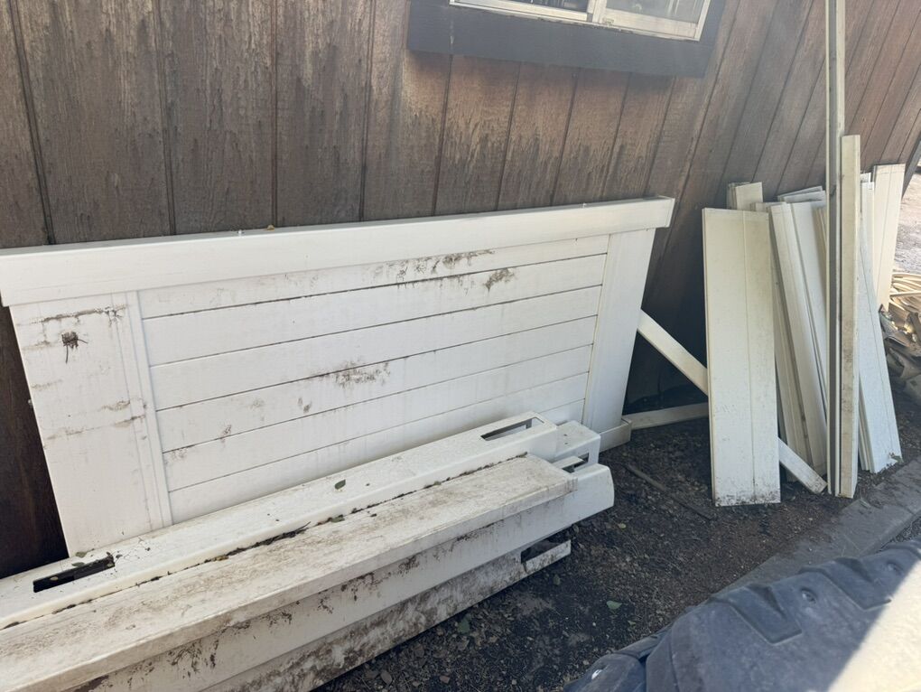 Vinyl Gate And Extra Pieces