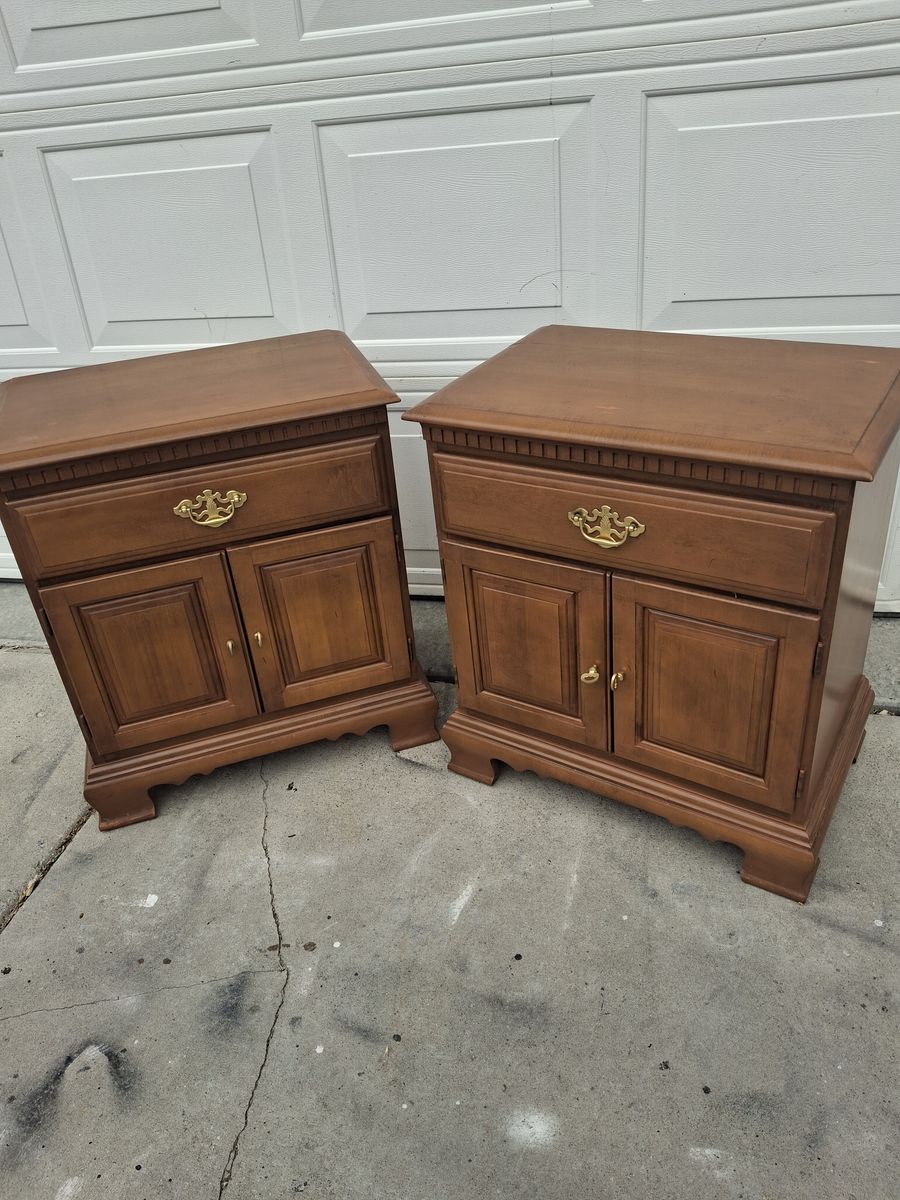 2 tall all wood night stand/luci