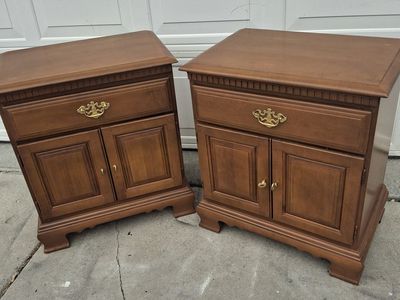2 tall all wood night stand/luci