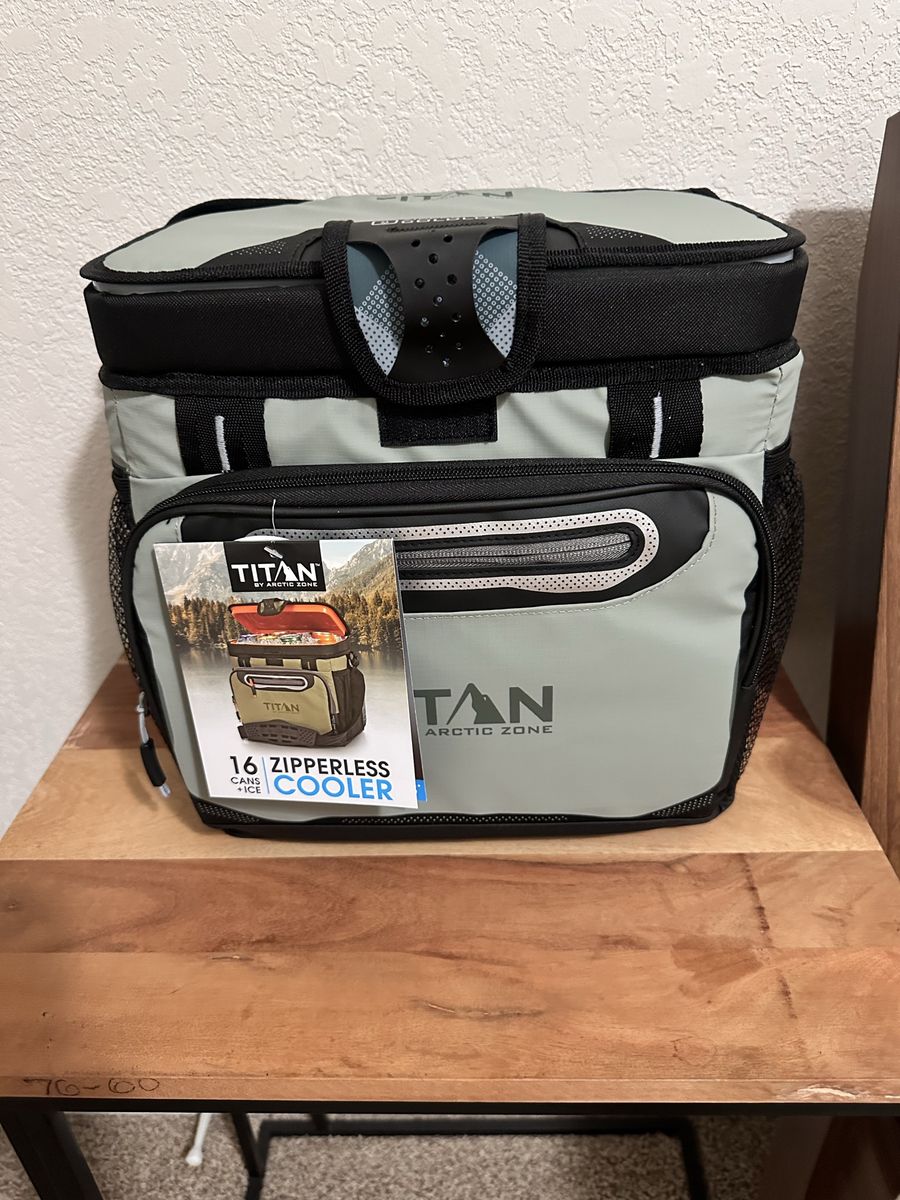 Titan Arctic Zone 16 Can Zipperless  Cooler