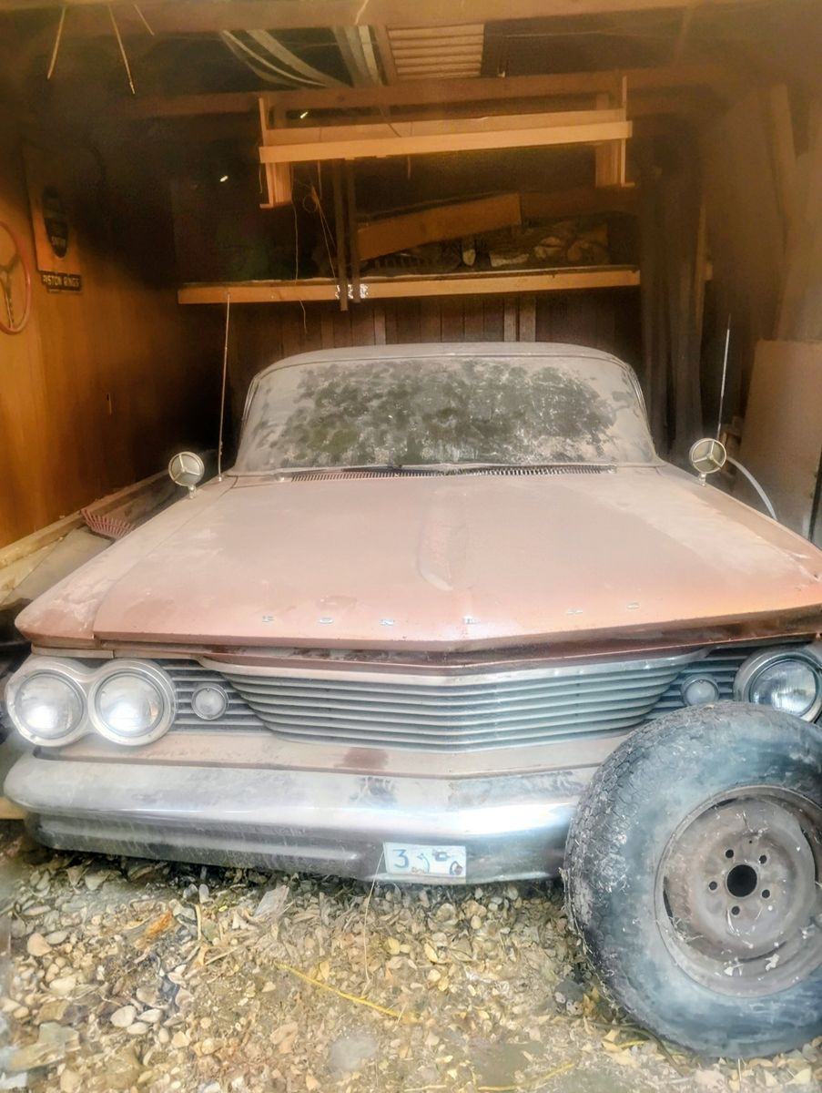 SOLD AS IS 1960 PONTIAC CATALINA 4D HARDTOP GOTTA GO NOW WILL NEED TO BE TOWED CLEAR TITLE LOCATED IN RIVERTON