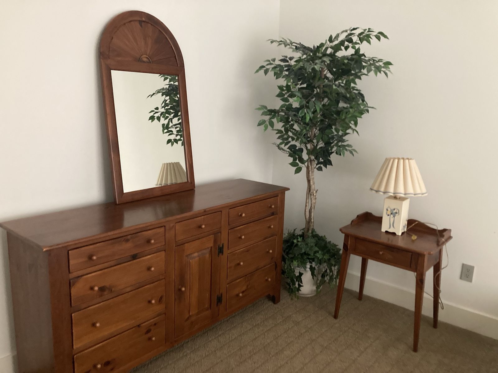Main image 3