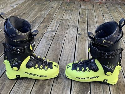 For sale - Fischer Travers Carbon lightweight A/T ski boots, size 26.5