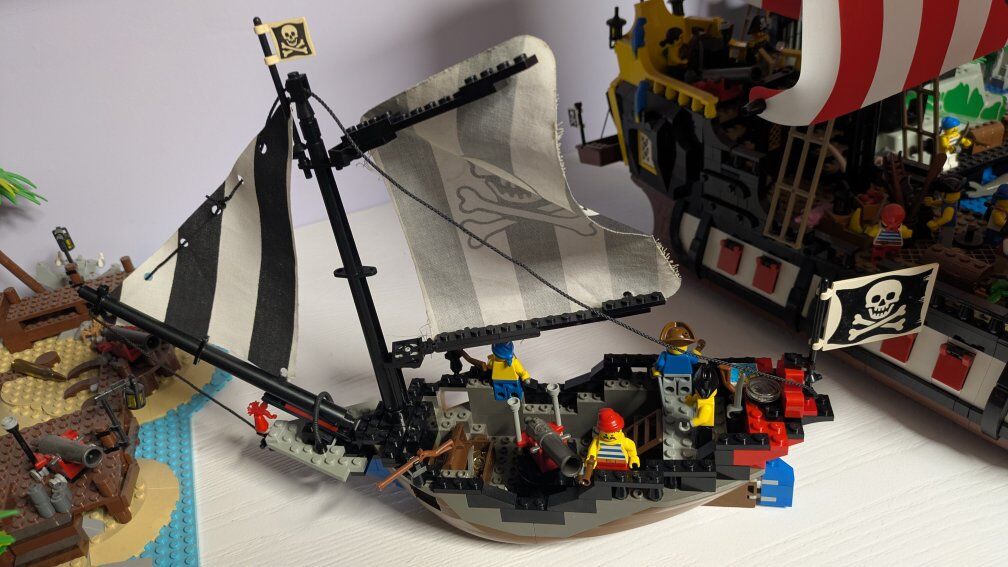 LEGO Pirates 6268: Renegade Runner