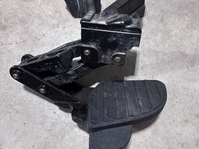 2026 Dodge Laramie Crew Cab 4x4 truck bed side step
