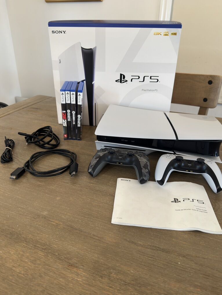 PlayStation 5 (PS5) Disc Edition + Games